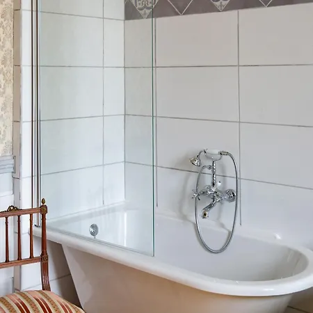 Chateau De Maisonneuve Leigne-les-Bois