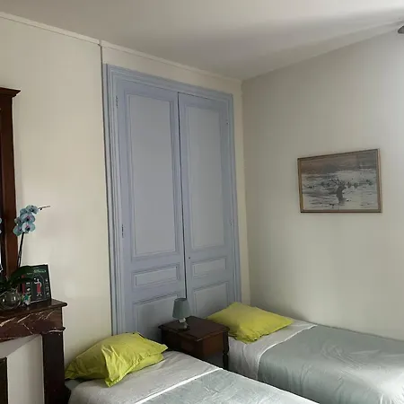 Chateau De Maisonneuve *