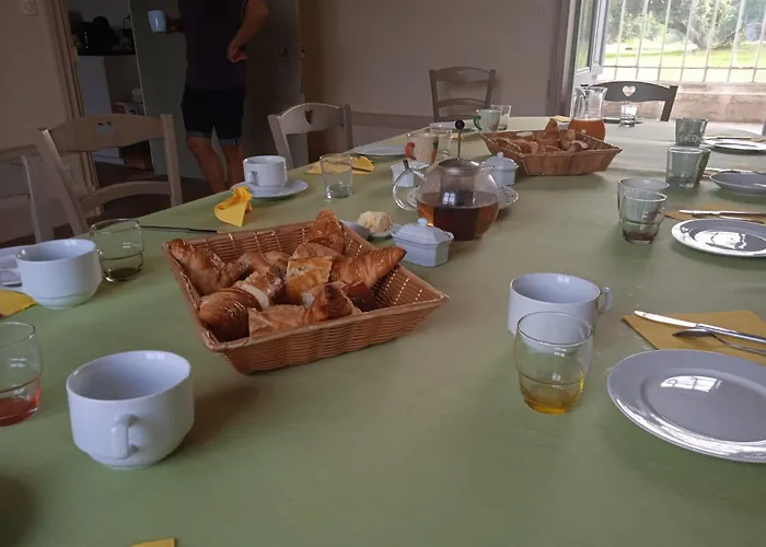 Chateau De Maisonneuve Bed & Breakfast Leigne-les-Bois