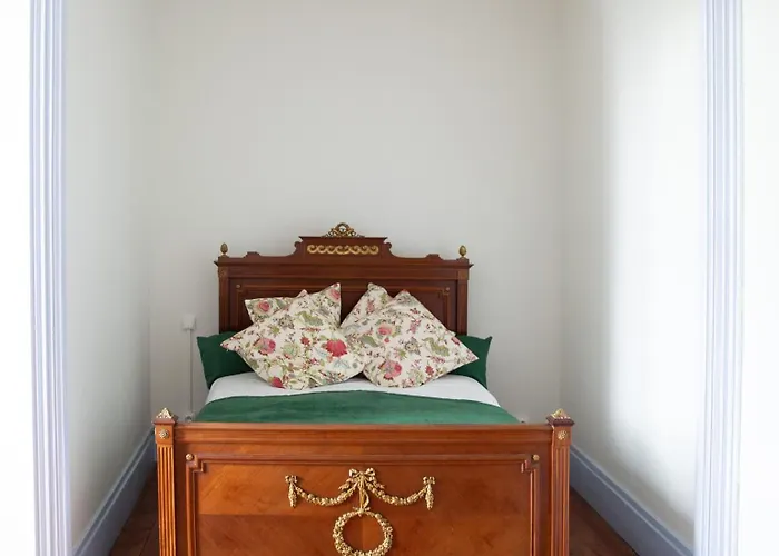 Chateau De Maisonneuve Bed & Breakfast Leigne-les-Bois