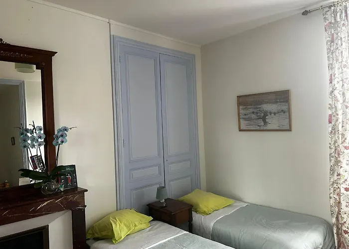 Chateau De Maisonneuve *